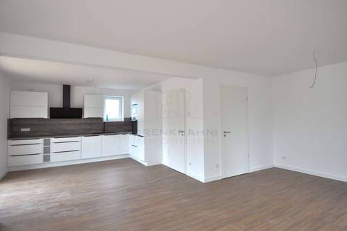 Beispielbild offene Wohnküche - NEUBAU SOMMER 2025 - Einfamilienhaus mit 5 Zimmern, 2 Bädern, 2 Stellplätzen, EBK und Terrasse