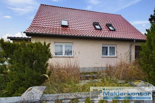 Frontansicht - Komfortables Einfamilienhaus mit Dachterrasse und Werkstatt