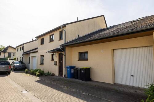 Front - 5 Zimmer Reihenmittelhaus zum Kaufen in Delmenhorst