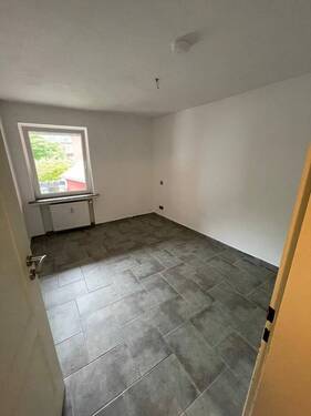 PHOTO-2021-08-21-12-18-11 - Etagenwohnung in Winningen mit Einbauküche zu vermieten.