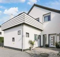 Löhne-Mennighüffen: Großzügige und sanierte DHH mit kleinem Garten, sonniger Dachterrasse und EBK