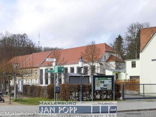 Parkeingang mit Orangerie - 