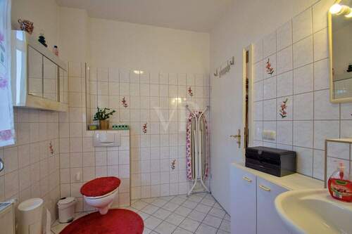 Badezimmer mit Dusche - 