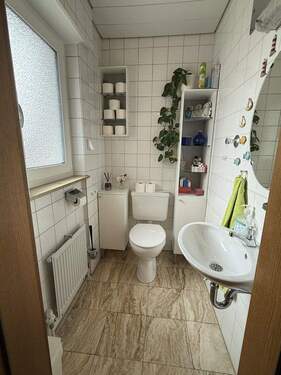 Tageslicht-WC 1.OG links - 