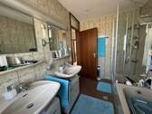 Tageslichtbad m. 2 Waschbecken - 