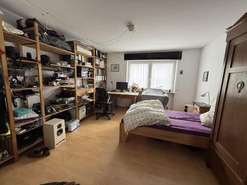Schlafzimmer EG rechts - 