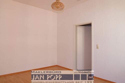 Schlafzimmer-Diele - Etagenwohnung mit 77,10 m&sup2; in Greiz zur Miete