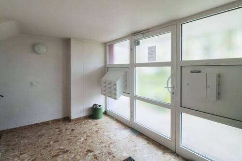 Treppenhaus - 3 Zimmer Etagenwohnung zum Kaufen in Worms
