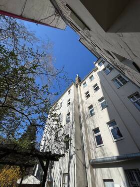 Seitenflügel - Attraktives Mehrfamilienhaus mit Entwicklungspotenzial im gefragten Moabit