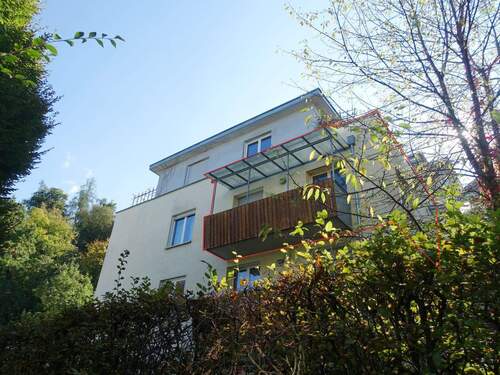 Außenansicht vom Hof - Gut geschnittene Drei-Raum-Wohnung mit offener Küche und separatem TG-Stellplatz