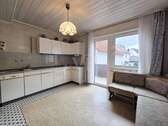 Wohnküche OG Nebenhaus mit Zugang zum Balkon - 