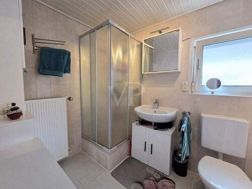 Tageslichtbad im Vorderhaus - 