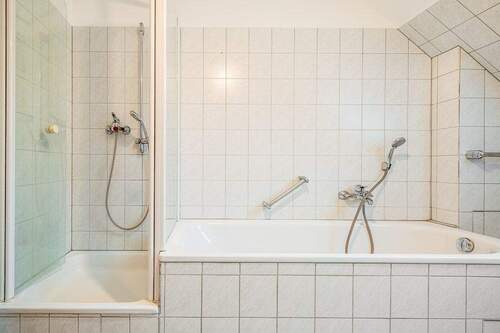 Dusche & Badewanne - 