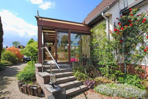 Aufgang zum Wintergarten - 4 Zimmer Einfamilienhaus in Pinneberg / Quellental