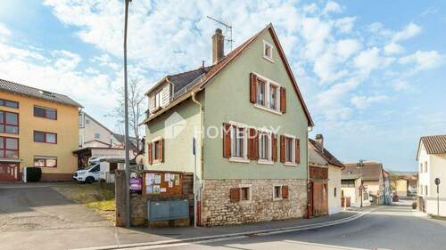 Außenansicht 1 - Zwischen Tradition und neuen Ideen - ein Haus mit Charakter und Entwicklungspotenzial