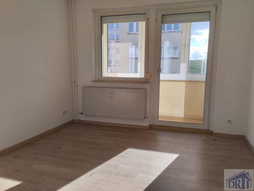 Wohnzimmer mit Balkon - Ruhig und sonnig wohnen! Auch Eigennutzung möglich ...