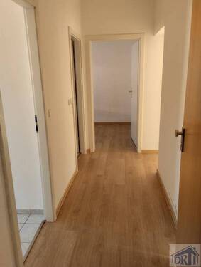 Flur - 3 Zimmer Etagenwohnung in Schönau-Berzdorf