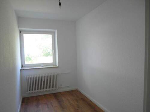 Kleines Zimmer - 2 Zimmer Etagenwohnung in Rellingen