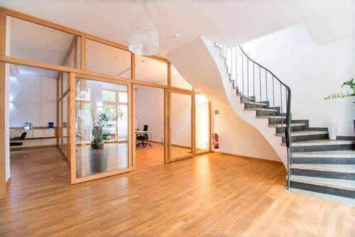 Eingangsbereich im EG - Büro in Düsseldorf