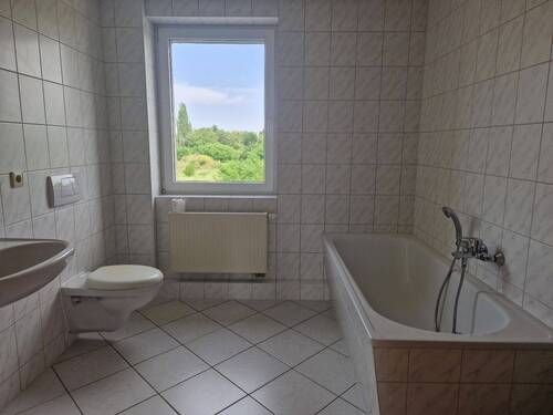 Tageslichtbad - Geräumige 2 Zimmer Wohnung mit Balkon