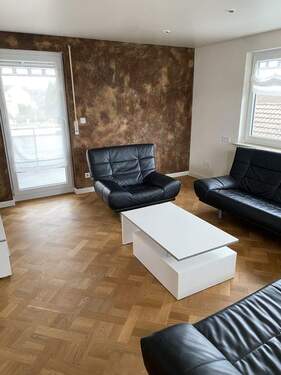 Wohnzimmer Blick Balkon - 