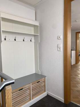 Garderobe vor Wohnungseingang - 