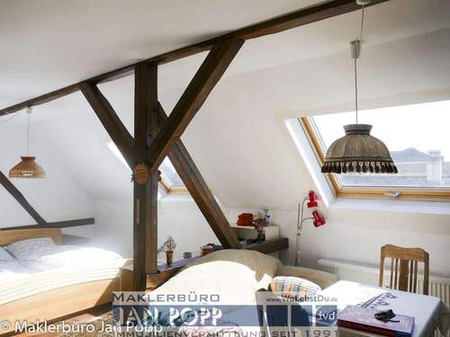 Zimmer im Dachgeschoss - 