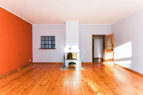 Wohnzimmer - 6 Zimmer Einfamilienhaus zum Kaufen in Potsdam