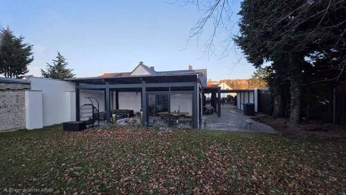 Blick vom Garten auf Lounge - 