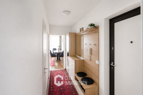 Flur - Etagenwohnung mit 71,20 m&sup2; in Wiesbaden zum Kaufen