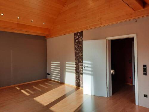 Helles Schlafzimmer rechts - 