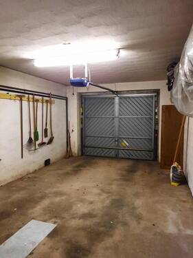 Große Garage - 