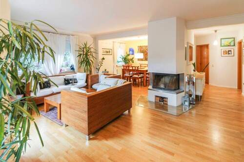 Wohn- und Essbereich - 6 Zimmer Einfamilienhaus in Ammelshain