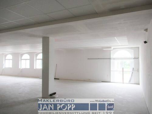 Hinterer Teil mit Fluchttüre - Gewerbeobjekt (Büro, Produktion, Verkauf) in Zeulenroda-Triebes zur Miete