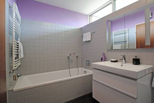 Mit typischem Lichtband - 