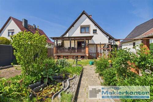 Hofansicht - 7 Zimmer Einfamilienhaus in Dargun