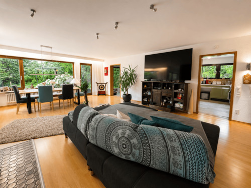 Wohnzimmer EG - Mehrfamilienhaus, Wohnhaus mit 317,00 m&sup2; in Filderstadt zum Kaufen