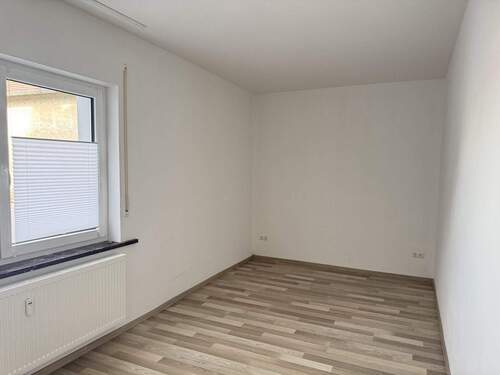 Schlafzimmer - 2 Zimmer Etagenwohnung zur Miete in Weisendorf