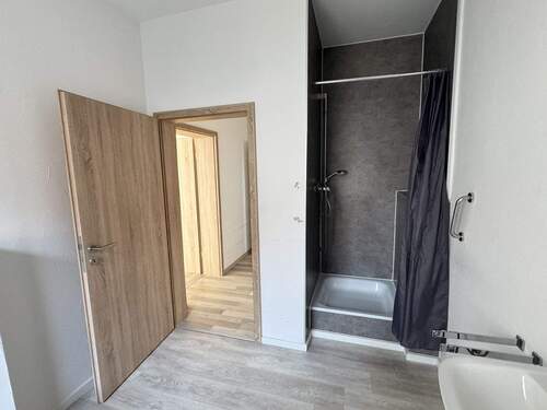 Badezimmer_1 - 2 Zimmer Etagenwohnung in Weisendorf