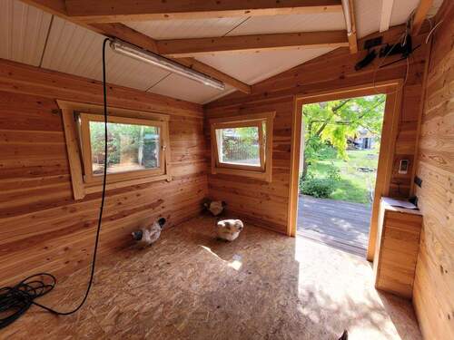 Gartenhütte innen - 