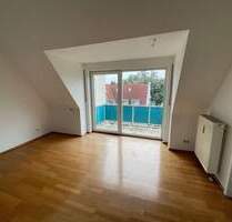 2,5-Zimmer-Galeriewohnung mit Balkon, Einbauküche und Tiefgaragenstellplatz - Nürnberg Schniegling