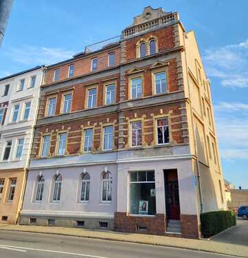 00.jpg - Wohn- und Geschäftshaus wartet auf frischen Wind