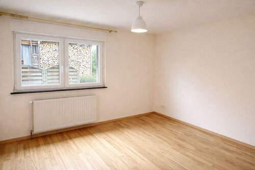 Schlafzimmer EG - 8 Zimmer Mehrfamilienhaus, Wohnhaus zum Kaufen in Mehlingen