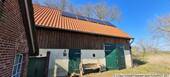 Blick auf die Scheune mit Solarthermie - 