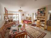 Wohnzimmer Ansicht 2 - 2 Zimmer Etagenwohnung in Erlangen