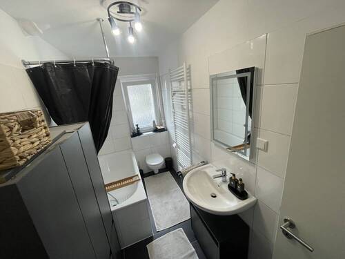 Badezimmer 2. OG links - 