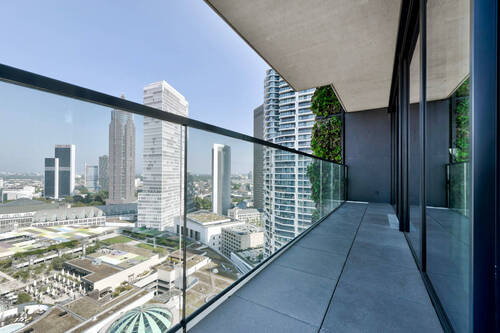 Vom Balkon auf die Skyline - 