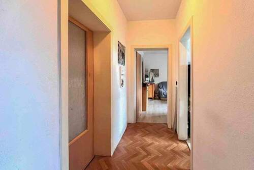 Flur - 3 Zimmer Einfamilienhaus in Leverkusen