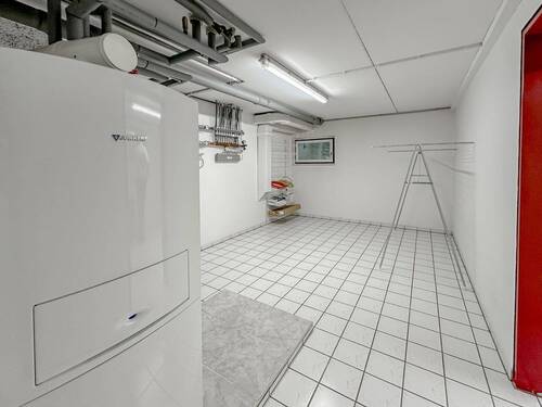 Kellerraum mit Heizungsanlage - 