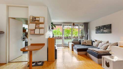 Wohnzimmer 1 - Zentral gelegen am Ufer der Ihme: ETW mit SW-Loggia im Ihme-Zentrum
